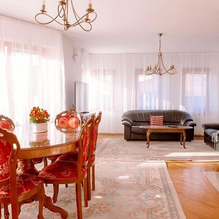 Beautiful Duplex In Heart Of Old Town - Free Parking Lägenhet Sarajevo Exteriör bild