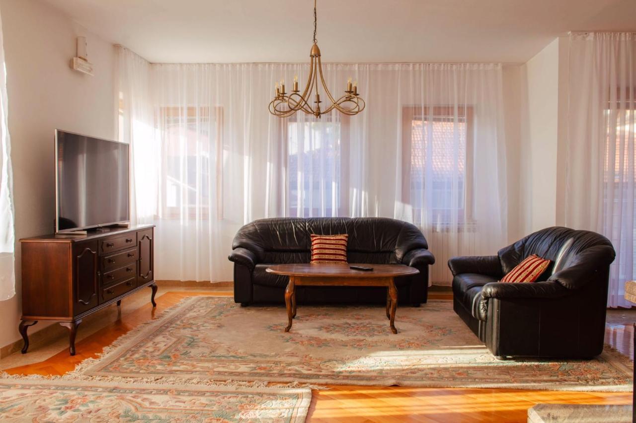 Beautiful Duplex In Heart Of Old Town - Free Parking Lägenhet Sarajevo Exteriör bild